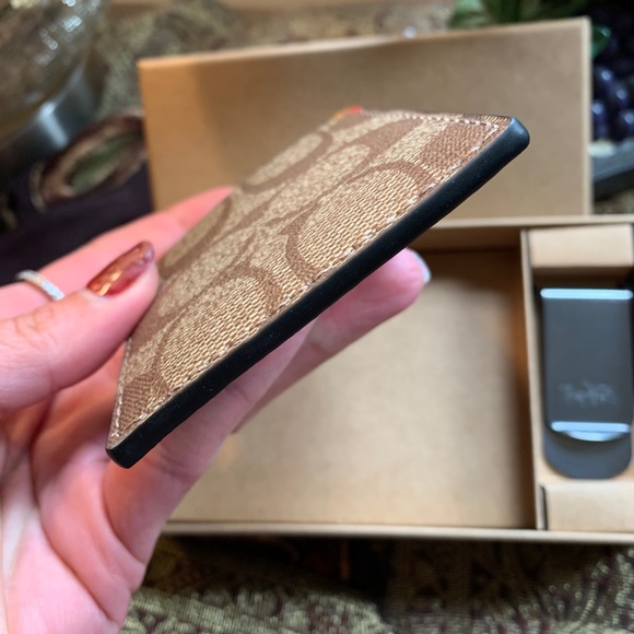 Authentic COACH 3 in 1 coated signature leather card case/ money clip - Picture 5 of 9